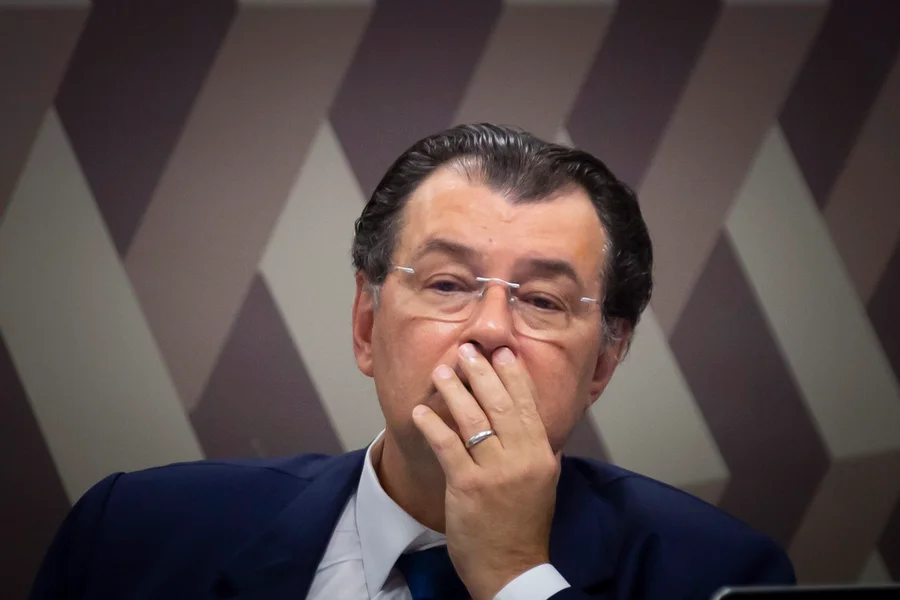 Metrópoles: Candidatura de Prefeito de Manaus complica Eduardo Braga no AM