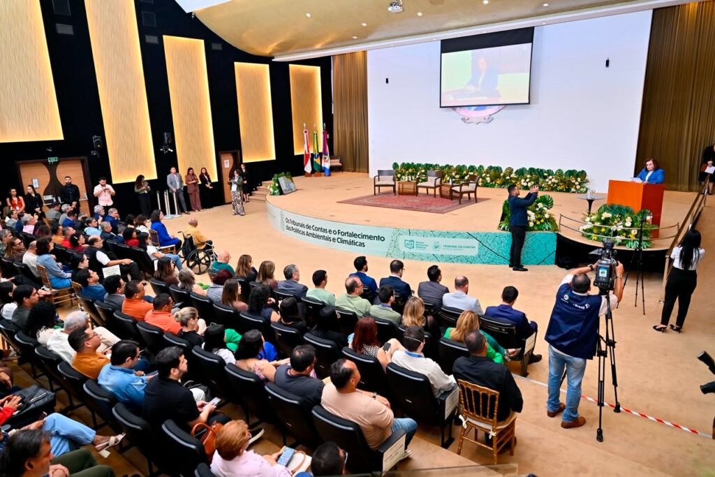 Painel do TCE-AM debate adaptação climática e futuro das cidades TCE-AM