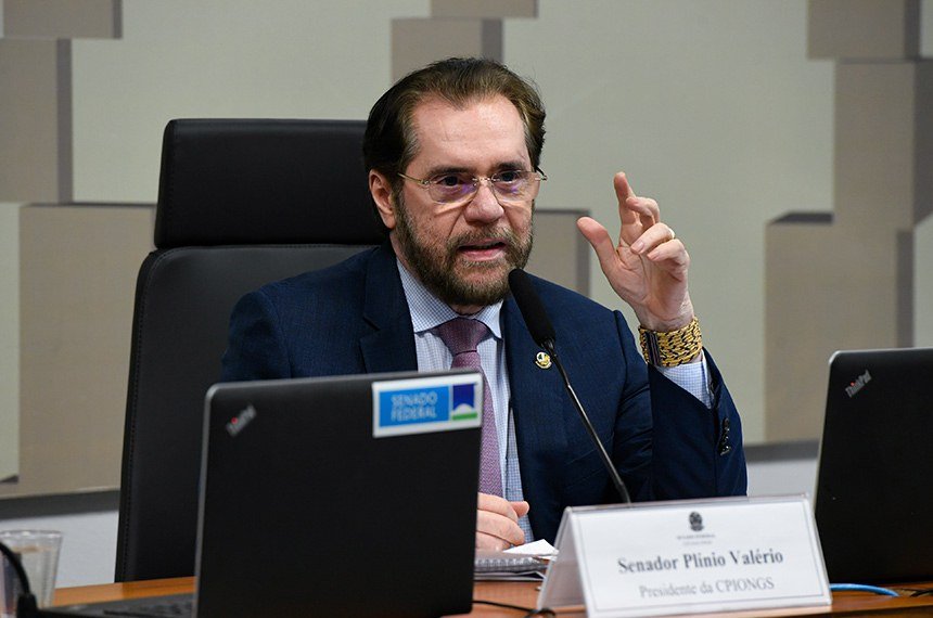 Senador do Amazonas apoia PEC que prevê contratação por hora trabalhada PEC