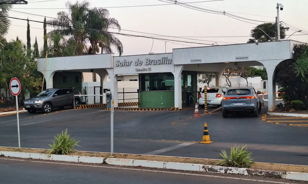 Moraes nega pedido para Javier Milei visitar Bolsonaro em casa Bolsonaro