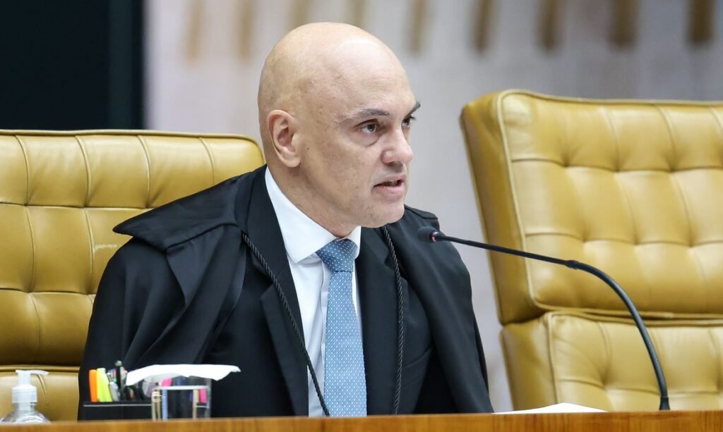 Por ordem de Moraes, PF faz busca por armas na casa de Bolsonaro Bolsonaro