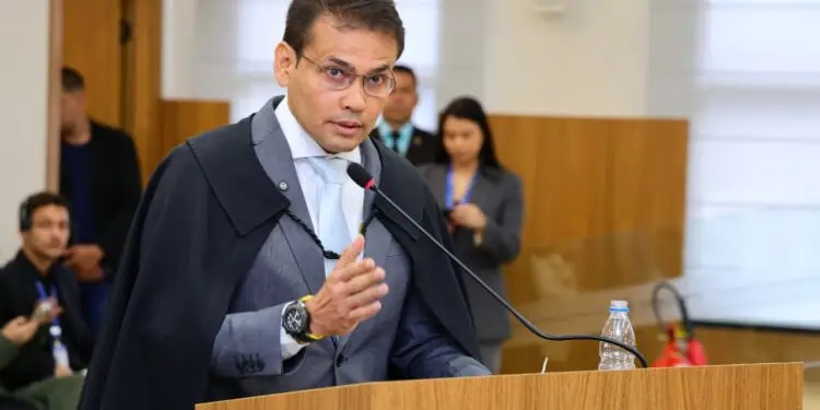 TCE-AM nega recurso da prefeitura e mantém investigação em R$ 25 milhões do SouManaus na gestão David Almeida Sou Manaus