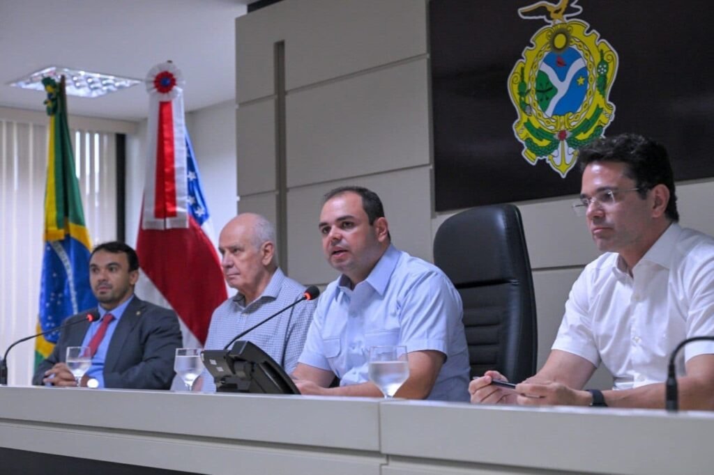Roberto Cidade conduz acordo com empresas médicas e garante repasse de R$ 276 milhões
