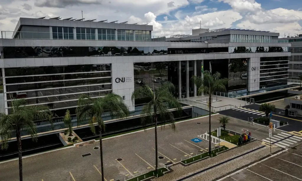 CNJ acaba com aposentadoria compulsória como punição máxima para juiz Aposentadoria compulsória