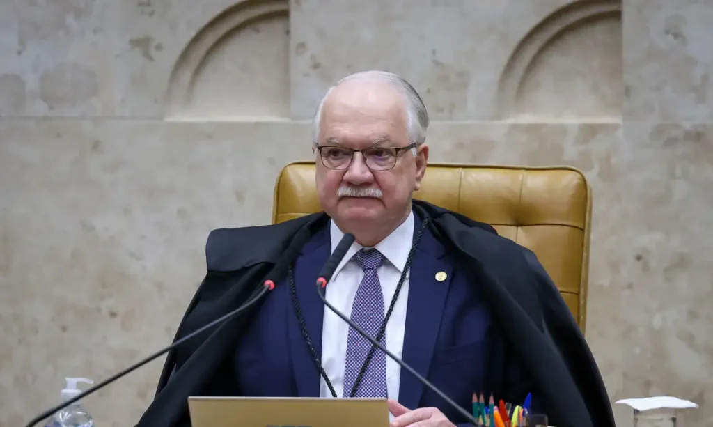 Fachin suspende decisões de Mendonça e Dino sobre diretor da PF Fachin