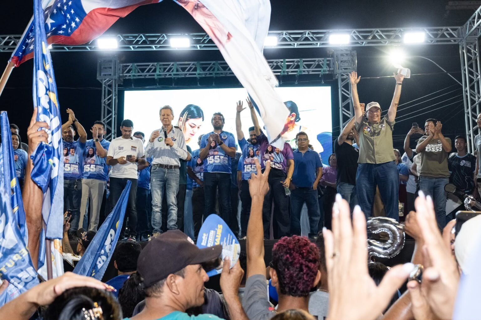 Em Maués, Arthur Virgílio Neto defende asfaltamento e reforça compromisso com o interior do Amazonas Arthur Vigílio