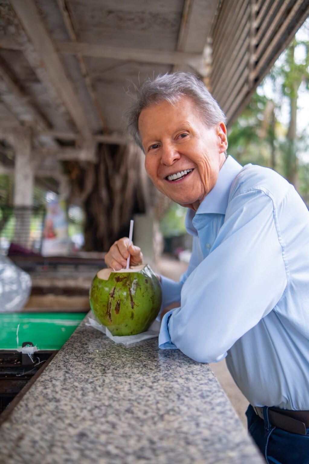 Arthur Virgílio revisita Praça dos Cocos e reforça importância de cuidar dos espaços públicos Arthur