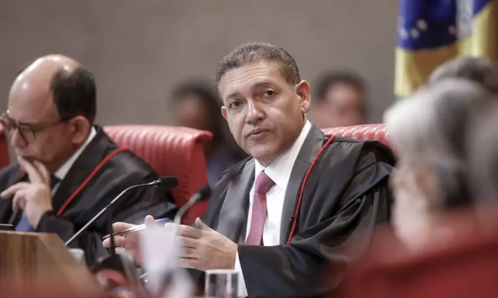 Presidente do TSE reclama de interferência em decisões da Corte TSE