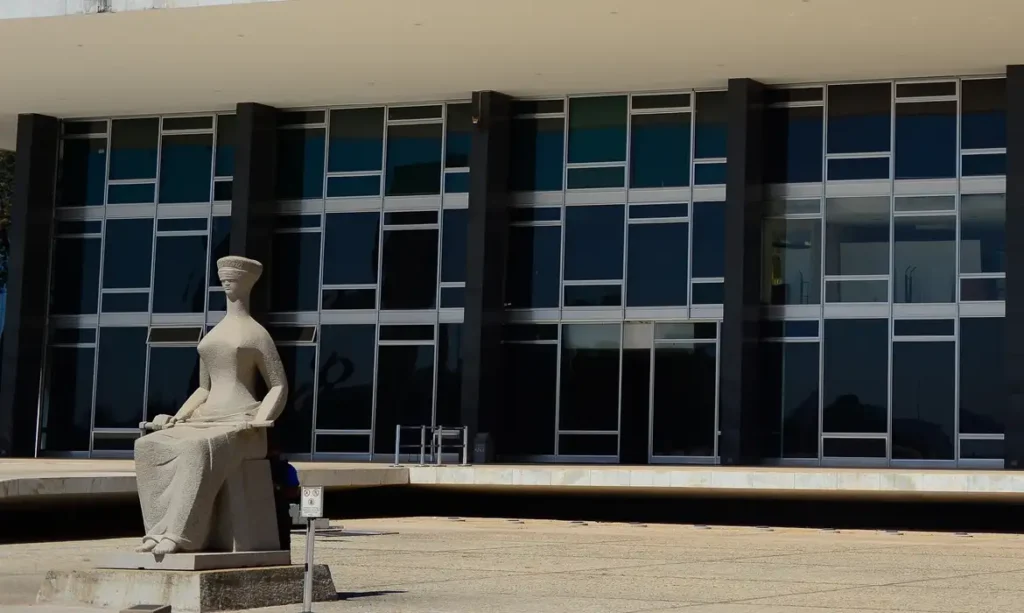 Segunda Turma do STF forma maioria para afastar diretor-geral da PF Polícia