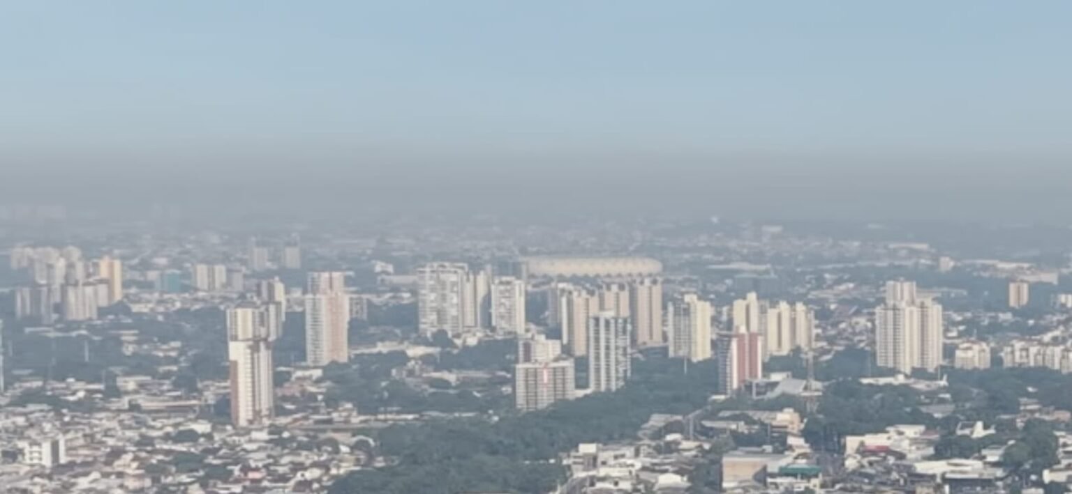 Fumaça volta a atingir Manaus e médico orienta como proteger a saúde
