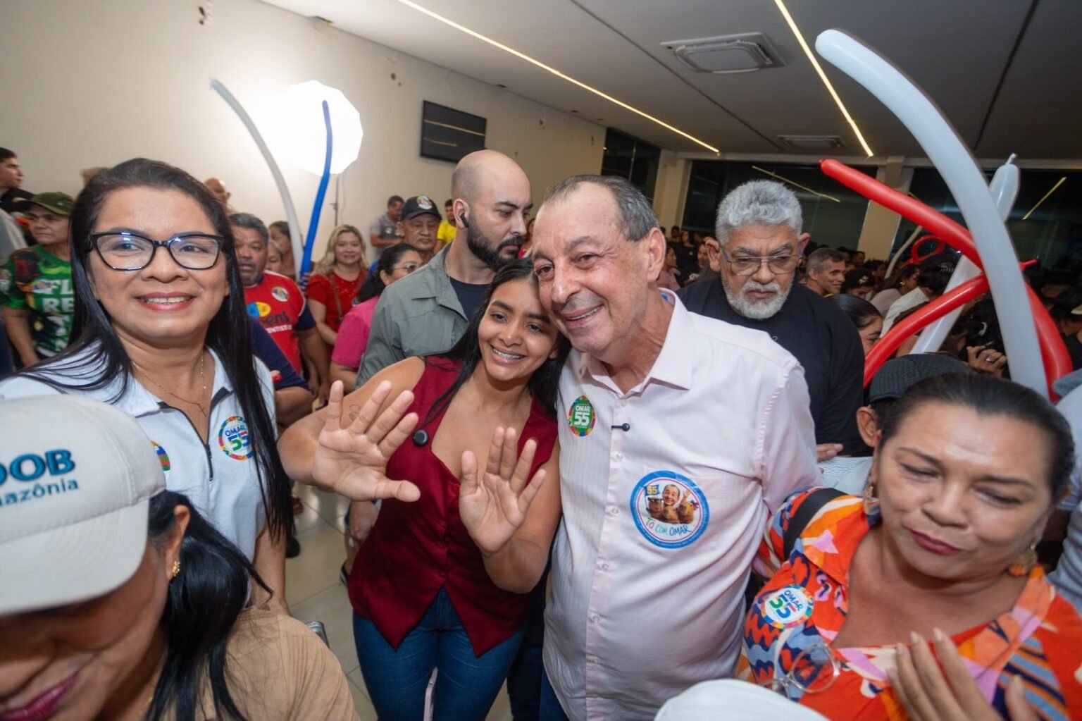 Pesquisa aponta Omar Aziz com 57,4% dos votos válidos