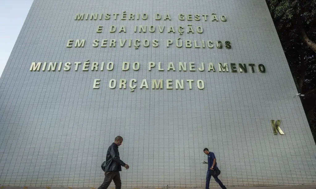 Governo pretende realocar R$ 20 bilhões no Orçamento de 2027 Governo
