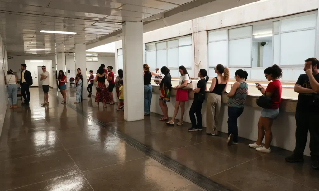 Segundo turno: saiba como consultar local de votação para domingo Votação